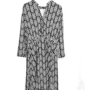 Black 3/4 sleeve dress.